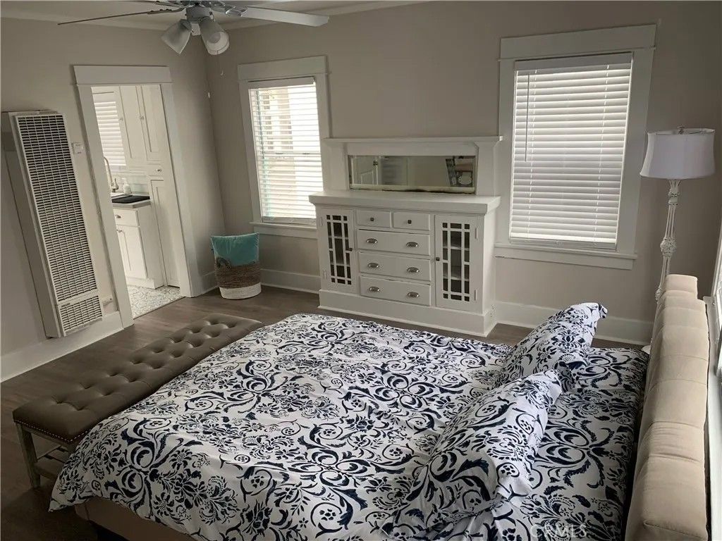 Photo of 410 N Rose Place, Long Beach, CA 90802 (MLS # PW26063376)