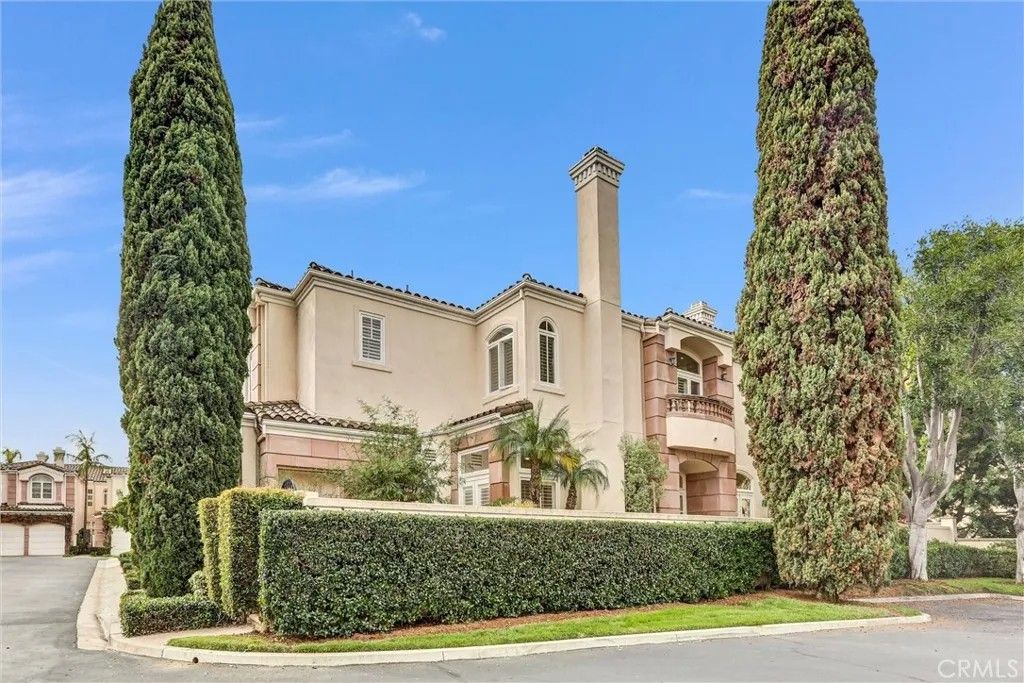 Photo of 5190 Renaissance Ave, San Diego, CA 92122 (MLS # CV25248072)