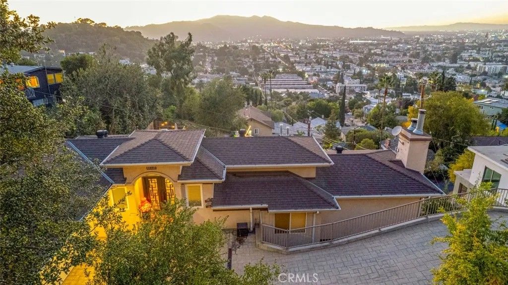 Photo of 1301 Corona Drive, Glendale, CA 91205 (MLS # GD26077878)