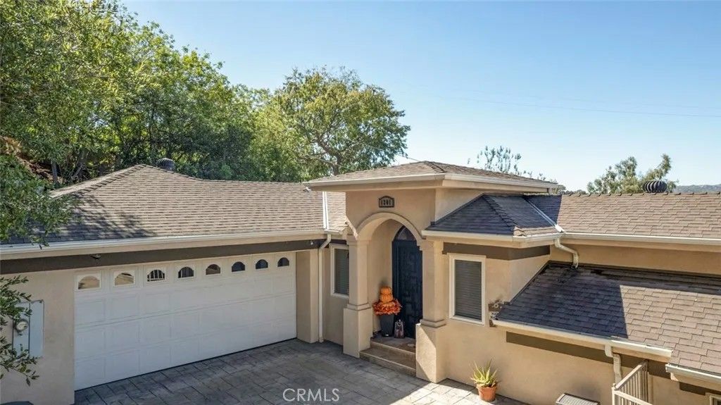 Photo of 1301 Corona Drive, Glendale, CA 91205 (MLS # GD26077878)