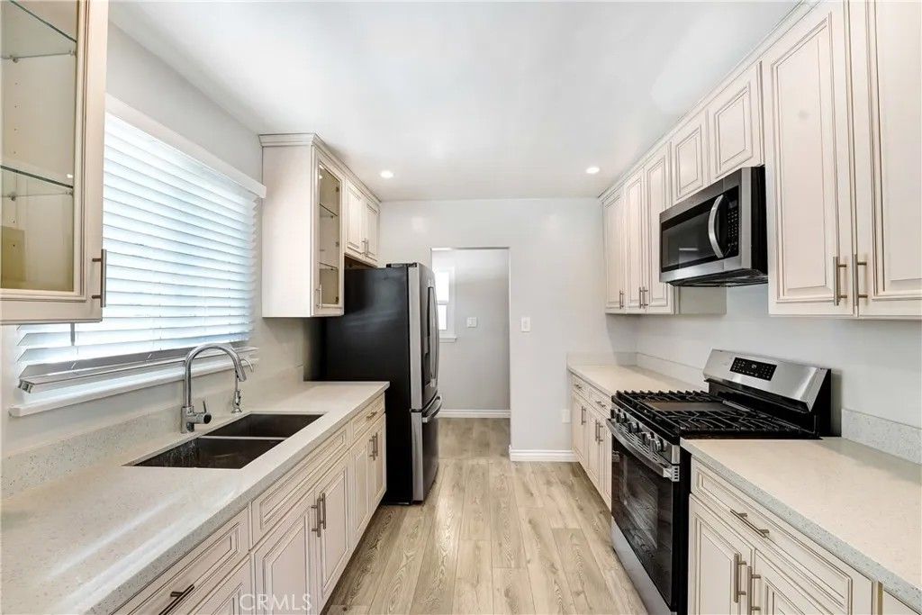 Photo of 7454 Gaviota, Van Nuys, CA 91406 (MLS # SR26016630)