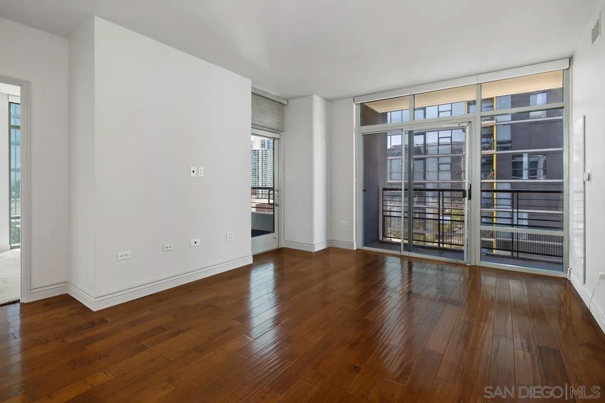425 W Beech St 1504