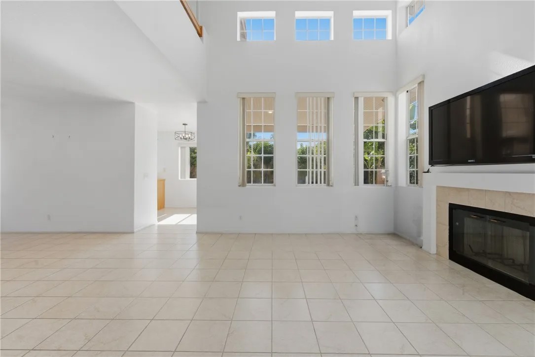 2438 Highland Pines