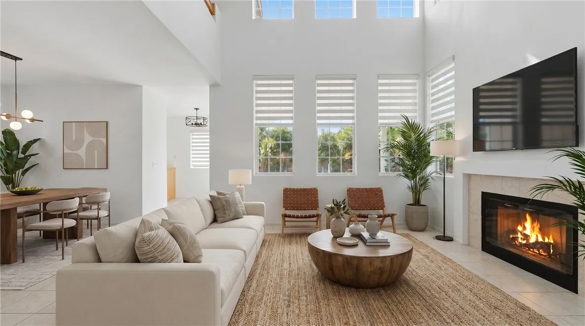 2438 Highland Pines