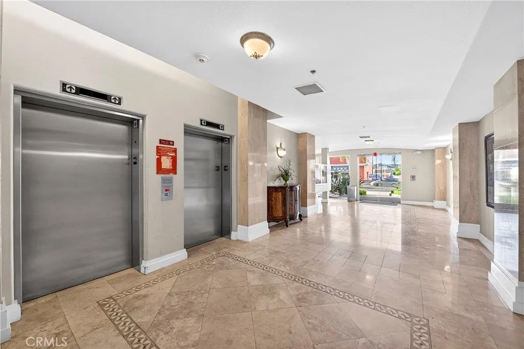 580 W Main St 220