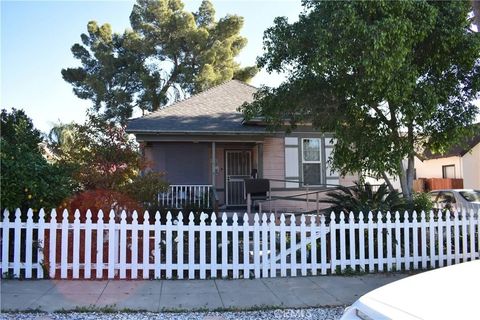 Photo of 562 N 1st Avenue, Upland, CA 91786 (MLS # CV25275527)