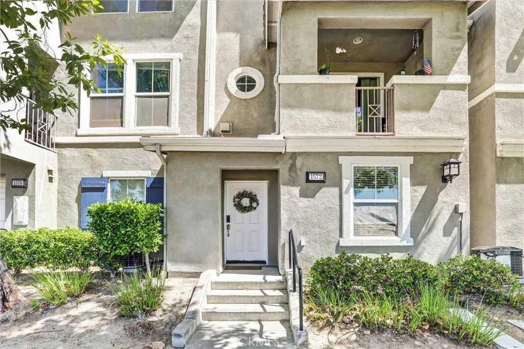 1572 Hackberry
