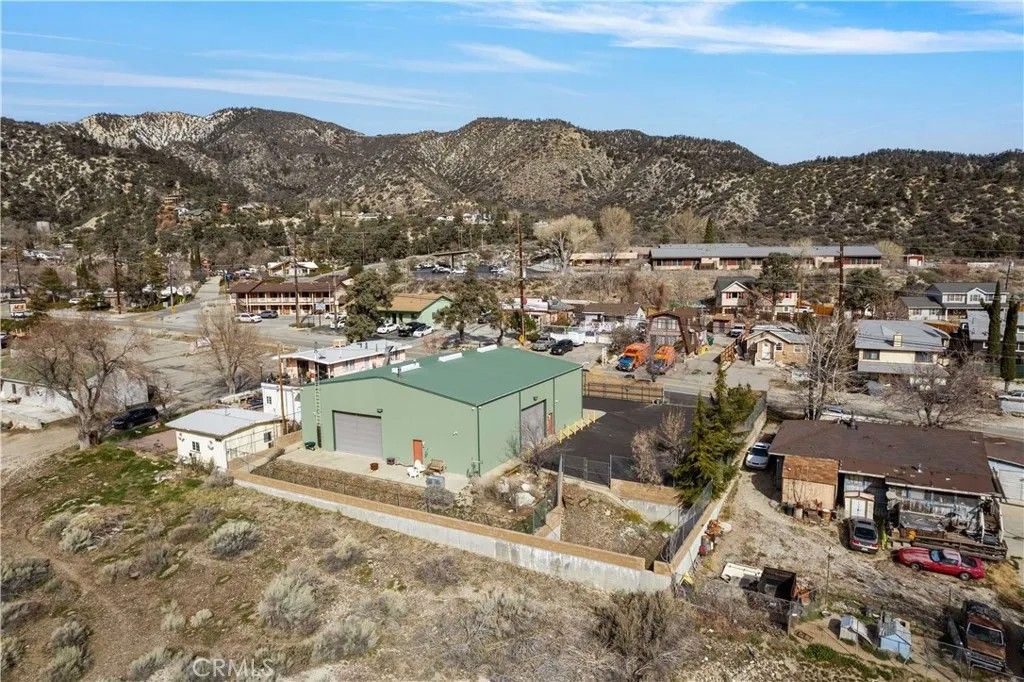 Photo of 3212 Mt Pinos Way, Frazier Park, CA 93225 (MLS # SR26061651)