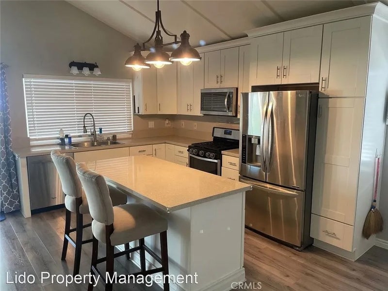 227 N Sweetwater