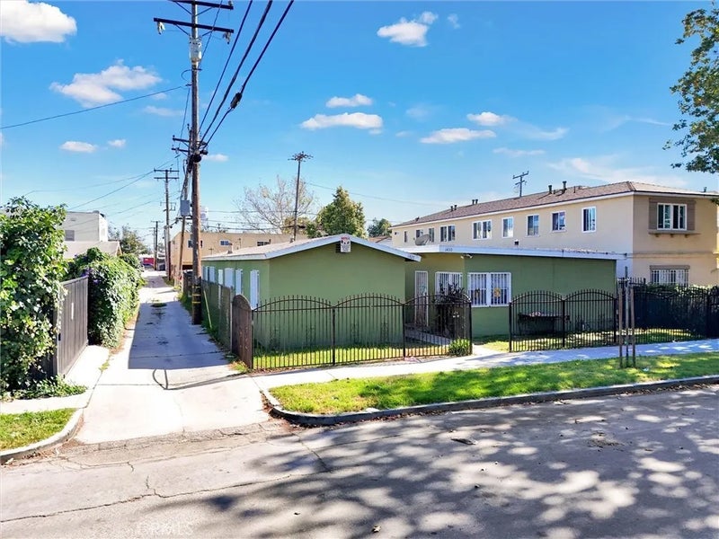 1430 W 19th