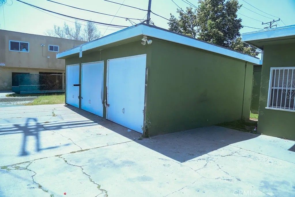 Photo of 1430 W 19th St, Long Beach, CA 90810 (MLS # PW26075549)