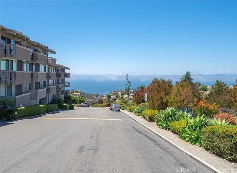 6542 Ocean Crest D207
