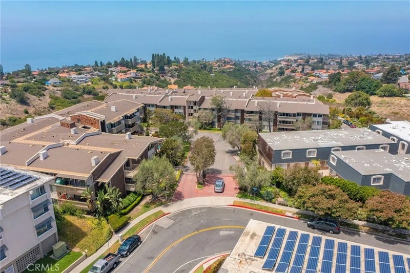 6542 Ocean Crest D207