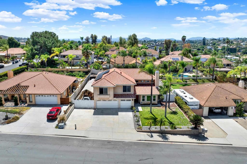 Photo of 1371 Westminster Pl, Escondido, CA 92027 (MLS # 260020656)