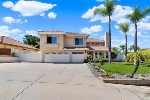 Photo of 1371 Westminster Pl, Escondido, CA 92027 (MLS # 260020656)