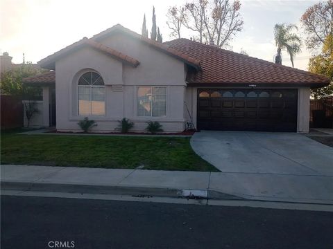 Photo of 1235 Marble Court, Hemet, CA 92543 (MLS # SW26048223)