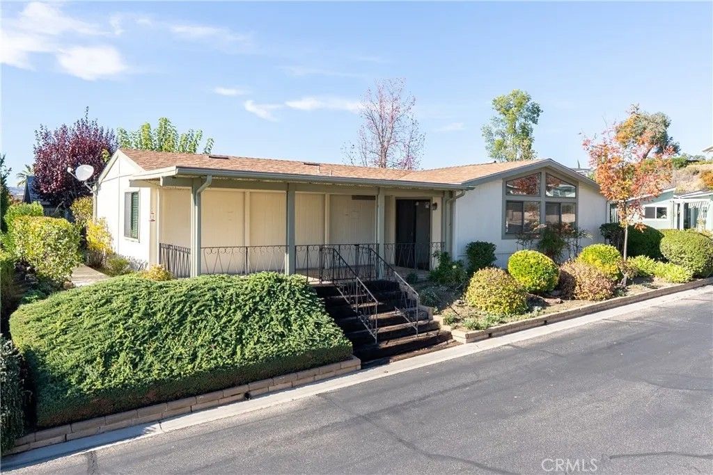 Photo of 340 Nightingale Ave, Paso Robles, CA 93446 (MLS # NS25267238)