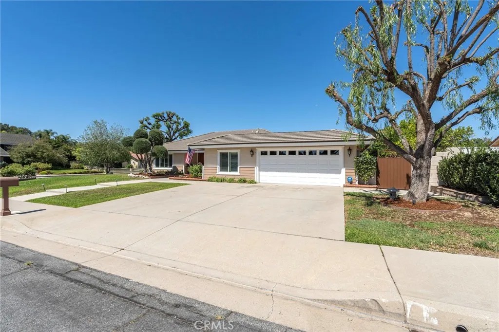 719 S San Joaquin