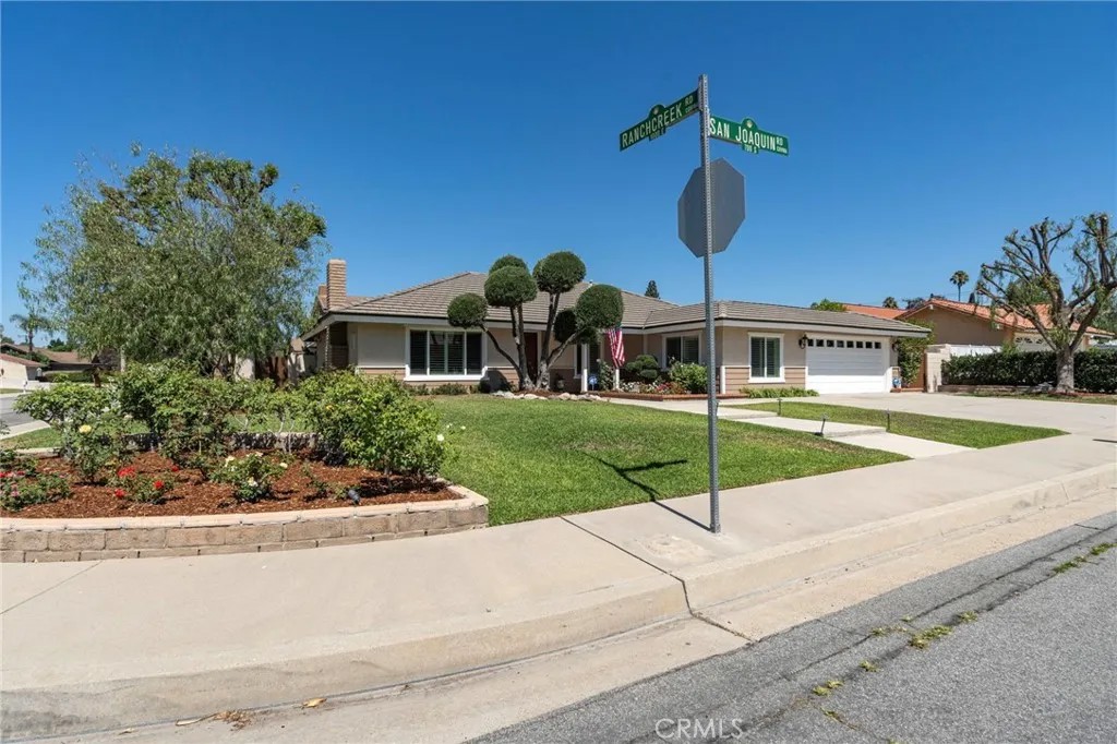 719 S San Joaquin