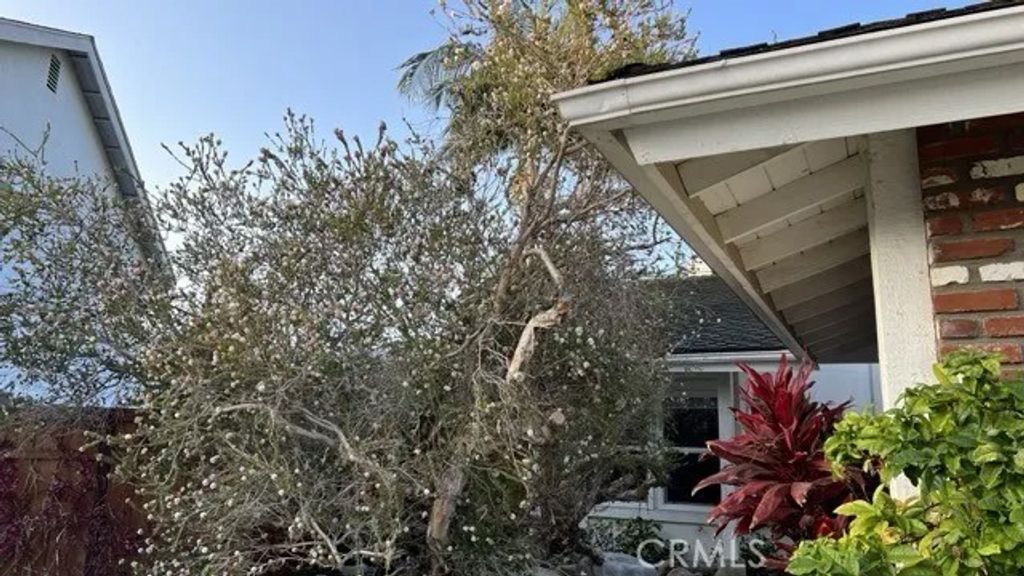 Photo of 58 Fulton, Irvine, CA 92620 (MLS # OC25268097)