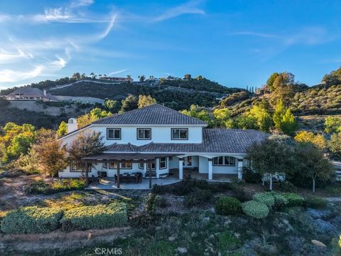 Photo of 21100 Paseo Montana, Murrieta, CA 92562 (MLS # CV26003464)