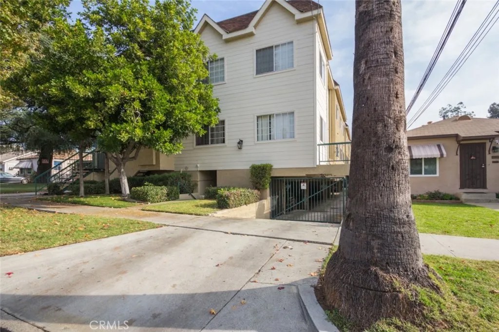 404 Lincoln Avenue