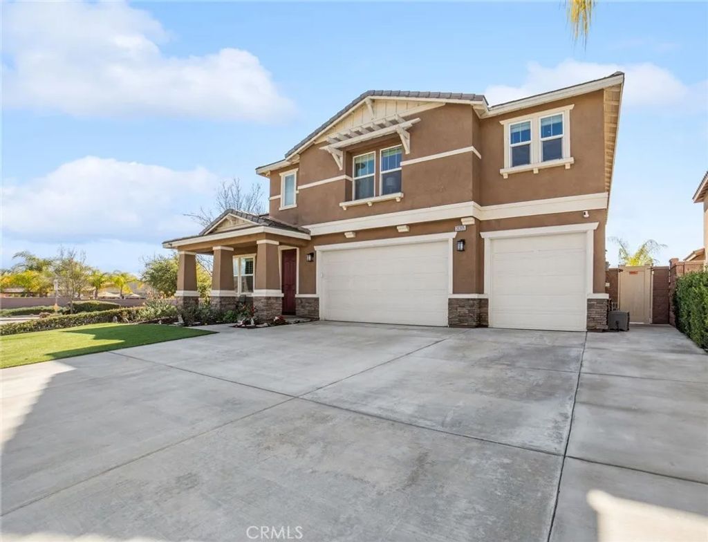 Photo of 30305 Powderhorn Lane, Murrieta, CA 92563 (MLS # CV26029699)