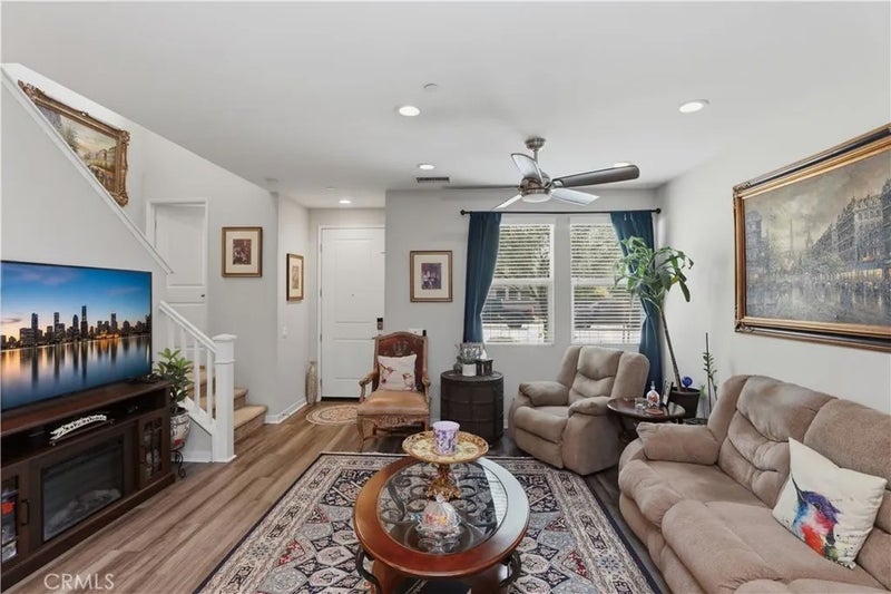 4260 Powell 119