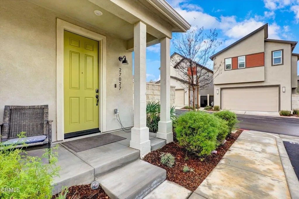 Photo of 27027 Evening Sky Place, Valencia, CA 91381 (MLS # P1-25378)