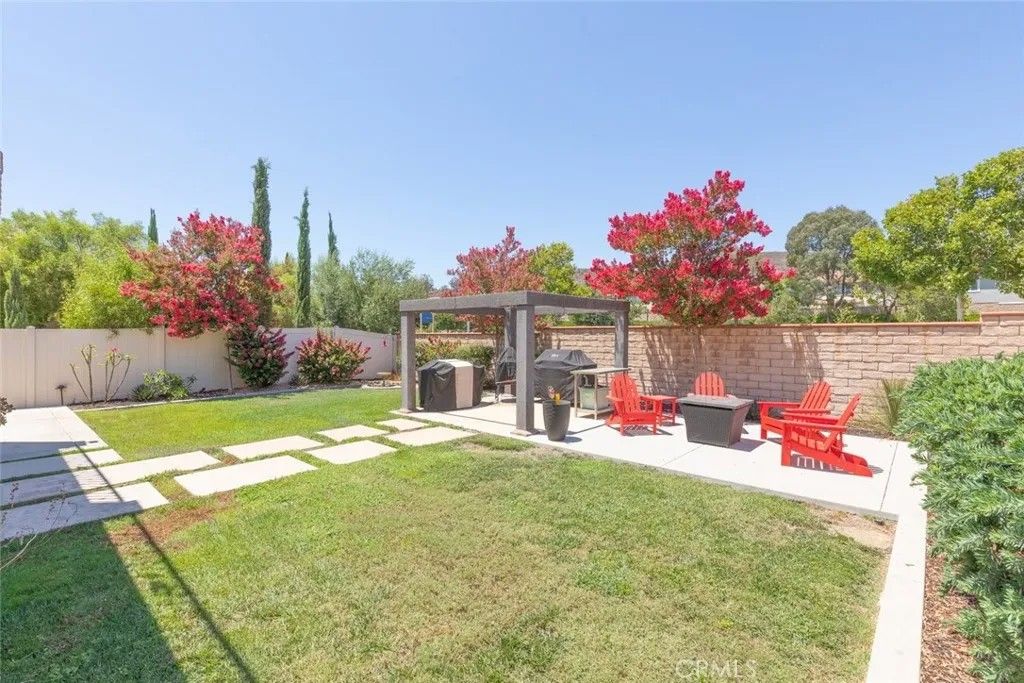 Photo of 31134 Maverick Ln, Temecula, CA 92591 (MLS # SW26018245)