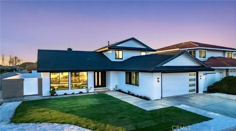 Photo of 21211 Binghampton Circle, Huntington Beach, CA 92646 (MLS # OC25270084)