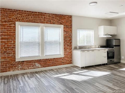 Photo of 635 Elm Avenue #17, Long Beach, CA 90802 (MLS # PW26177059)