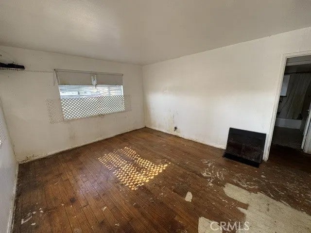 16519 La Salle