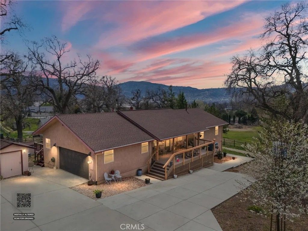 Photo of 29210 Greenwater Drive, Tehachapi, CA 93561 (MLS # SR26033795)