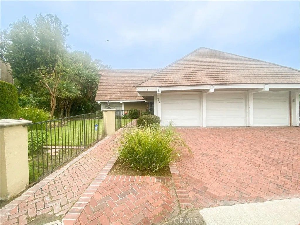 Photo of 20692 Cottonwood RD, Yorba Linda, CA 92887 (MLS # TR26104288)