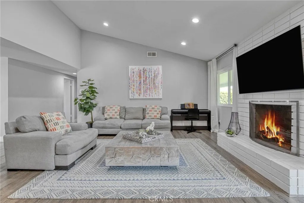 7293 Cirrus Way