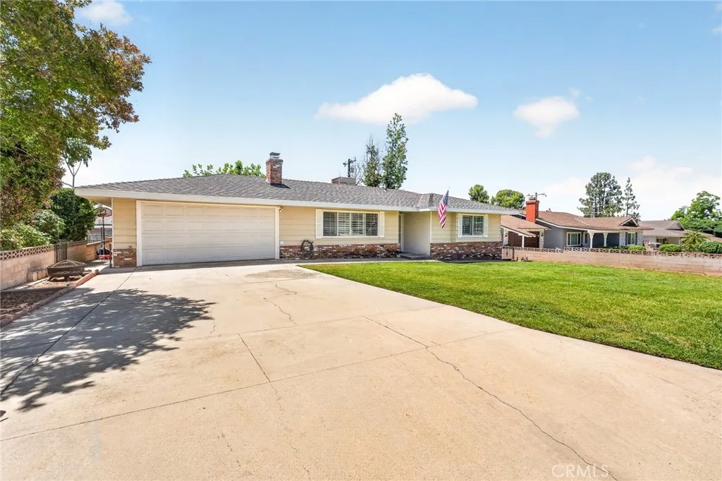 35543 Mountain View Street