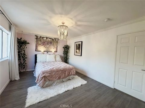 Tiny photo for 13801 Oxnard St #206, Valley Glen, CA 91401 (MLS # SR25232021)