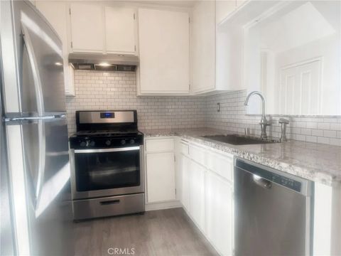 Tiny photo for 13801 Oxnard St #206, Valley Glen, CA 91401 (MLS # SR25232021)