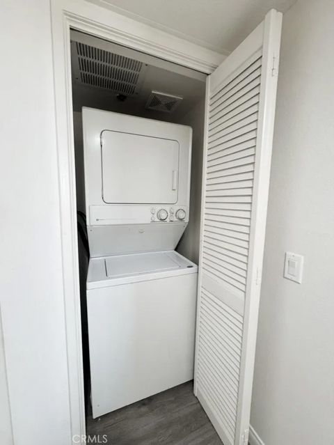 Tiny photo for 13801 Oxnard St #206, Valley Glen, CA 91401 (MLS # SR25232021)