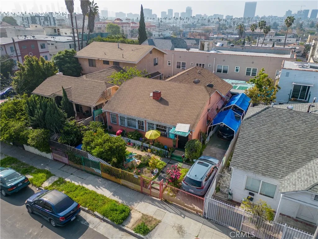 4452 Rosewood Avenue