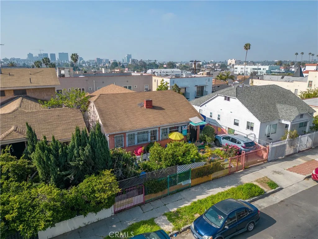 4452 Rosewood Avenue