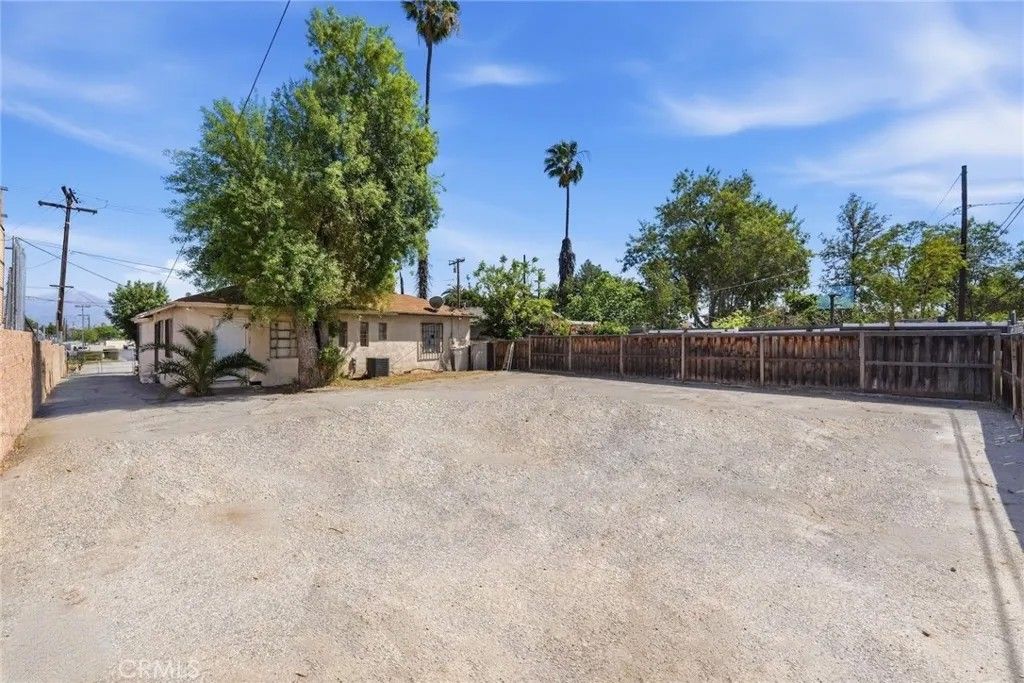 Photo of 1168 N G St, San Bernardino, CA 92410 (MLS # IV26064153)