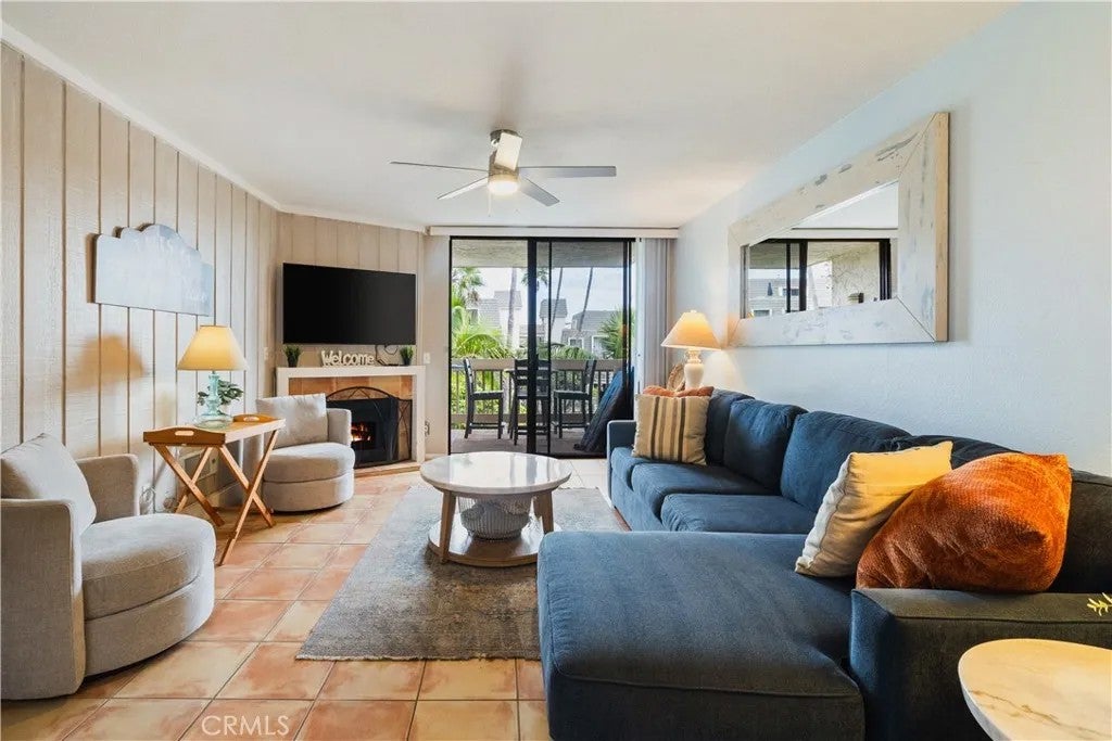 999 N Pacific Street G222