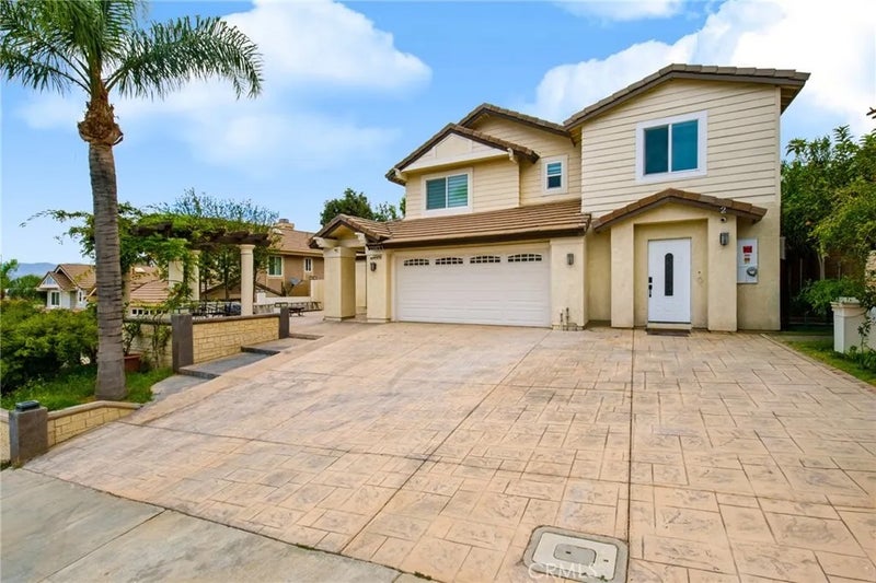 12043 Redwood