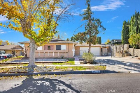 Photo of 16257 Avalon Ave, Victorville, CA 92395 (MLS # HD25281310)