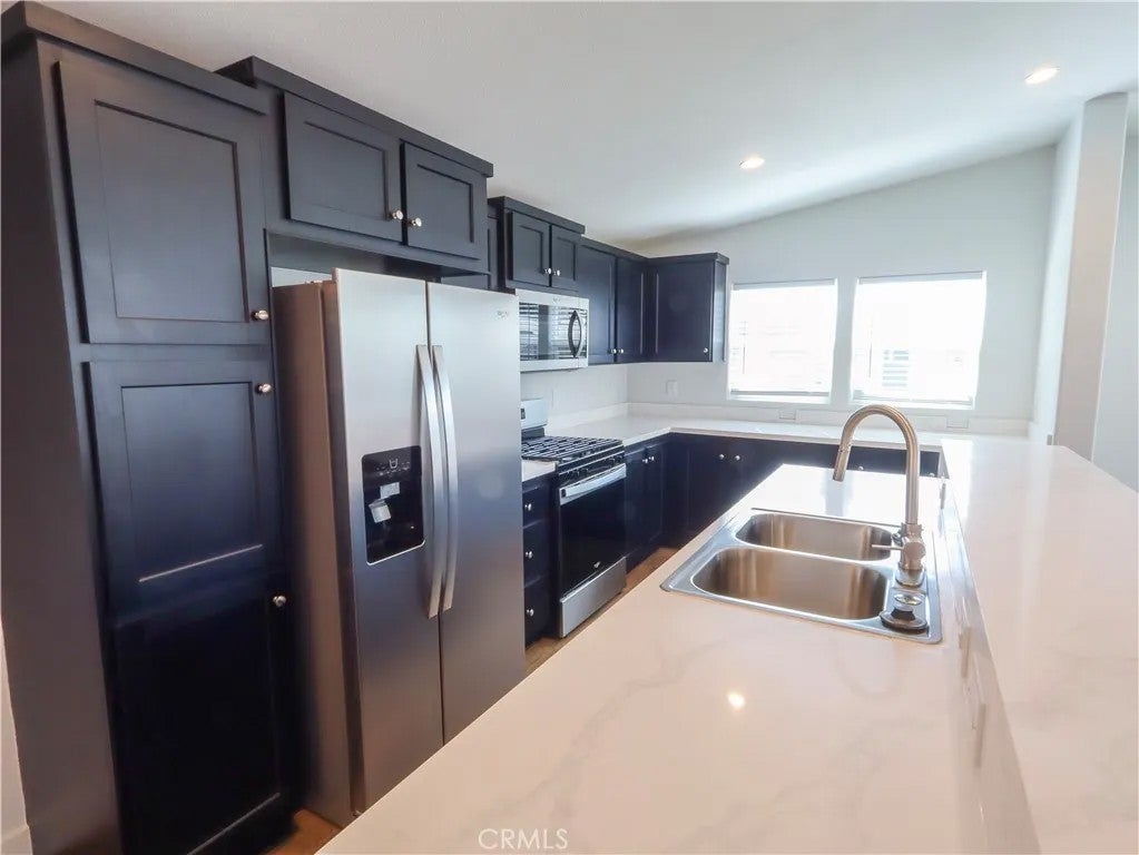 2300 S Sultana 214