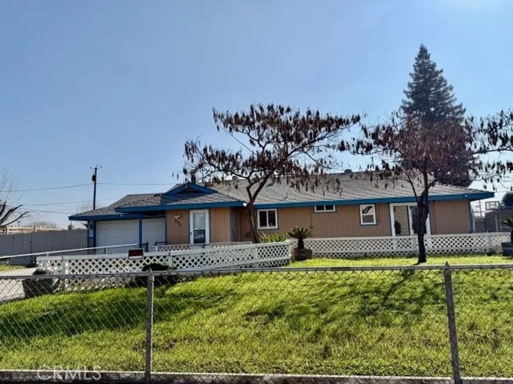 Photo of 201 Monterey Ave, Chowchilla, CA 93610 (MLS # MD26031118)