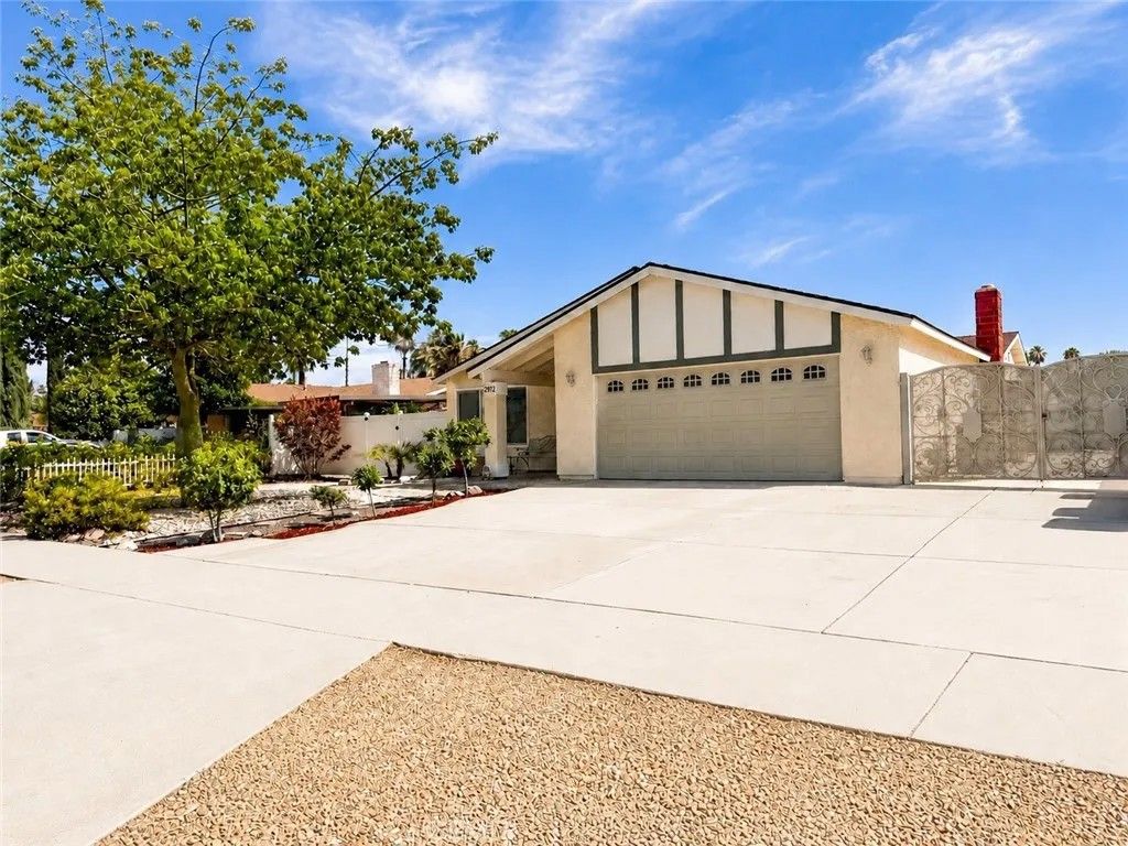Photo of 2972 Westchester Drive, Riverside, CA 92503 (MLS # CV26128393)
