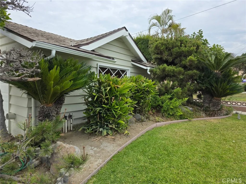 1535 Wilcox